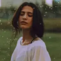 هنر پذیرش احساسات: چگونه از دل لحظه های روزمره به آرامش برسیم