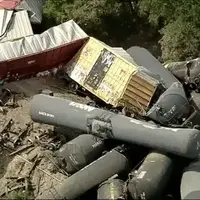 خارج شدن قطار حامل مواد خطرناک از ریل در تگزاس  