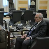 نخست وزیر لبنان در دیدار با لاریجانی: تصمیم خلع سلاح حزب الله توسط مقامات مشروع گرفته شد