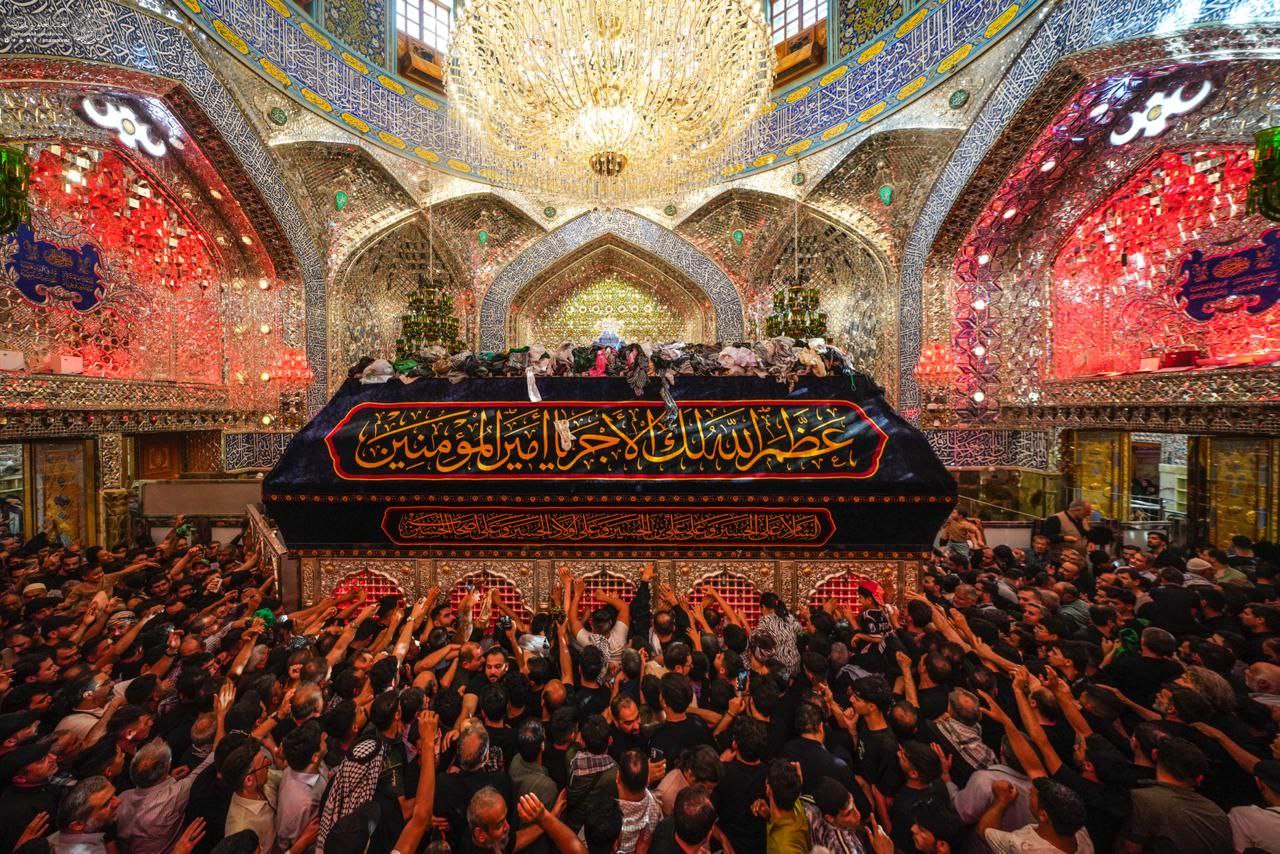 عکس/ حرم مطهر علوی مملو از زائران اربعینی 