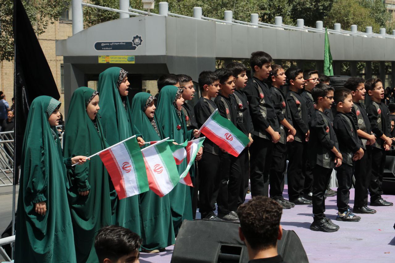 عکس/ مراسم پیاده روی جاماندگان اربعین در مشهد 