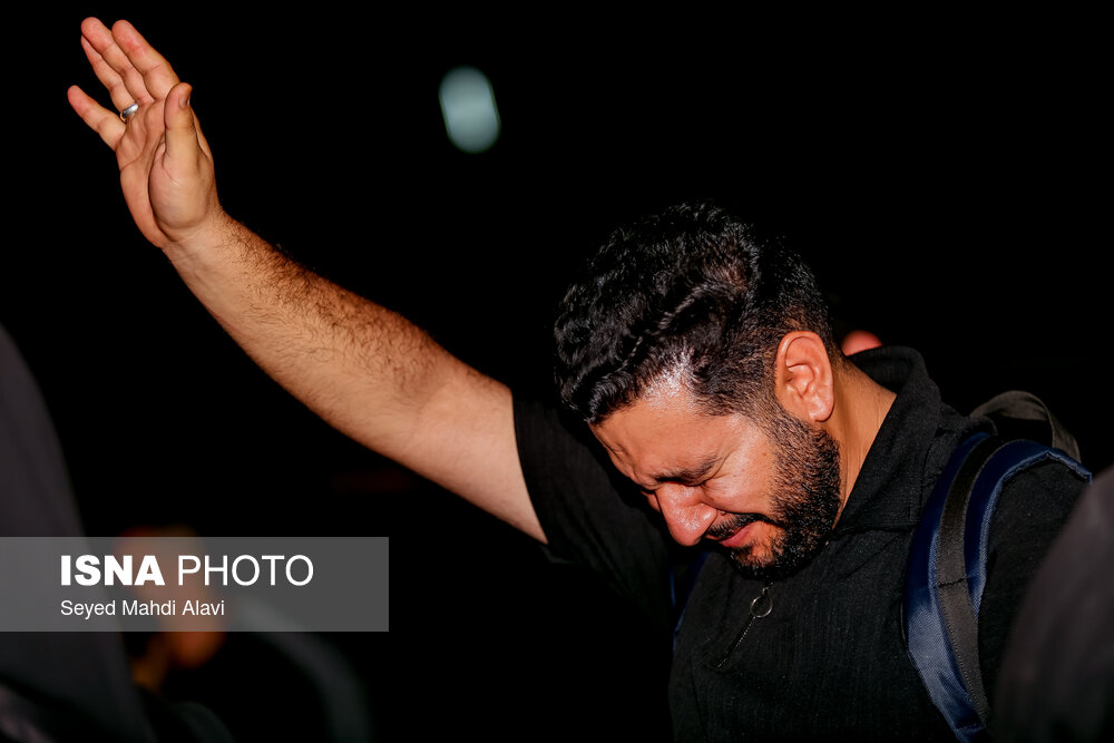 عمود سلام کربلا؛ ایستگاه عشق و ادای ادب