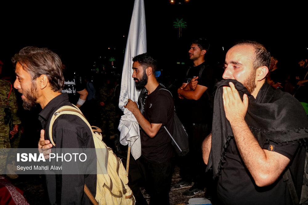 عمود سلام کربلا؛ ایستگاه عشق و ادای ادب