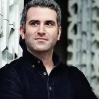 حضور غافلگیر‌کننده هوتن شکیبا در بیمارستان!