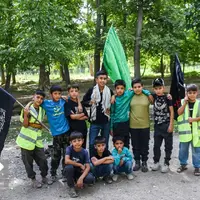 حرکتِ کاروانِ زائرانِ پیاده به سمت حرم رضوی