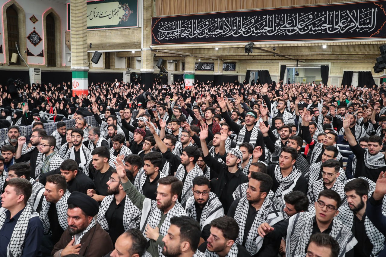 عکس/ برگزاری مراسم عزاداری هیئت‌های دانشجویی در حسینیه امام خمینی(ره)