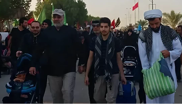 سرداری که در پیاده‌روی اربعین دائم به فکر رفقای شهیدش بود