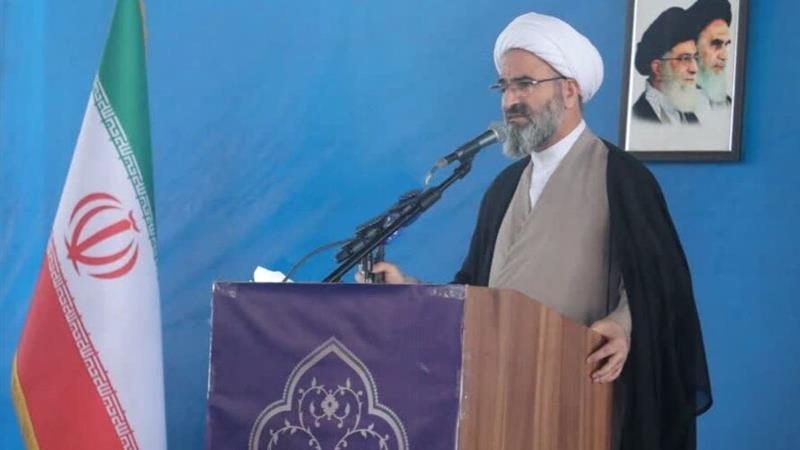 نماینده ولی فقیه در استان: مردم سمنان از گرانی میوه گلایه دارند