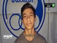 گفت‌وگو با هوادار نوجوان استقلال که برای امضا گرفتن منتظر خروج بازیکنان از تمرین است