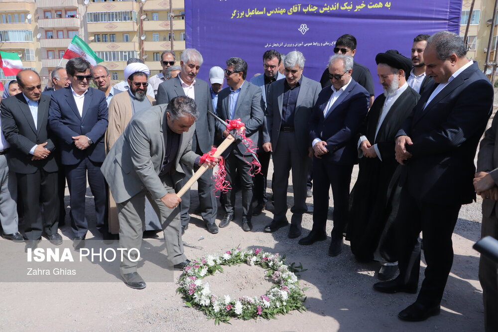 آئین کلنگ‌زنی همزمان 5 مدرسه در تبریز