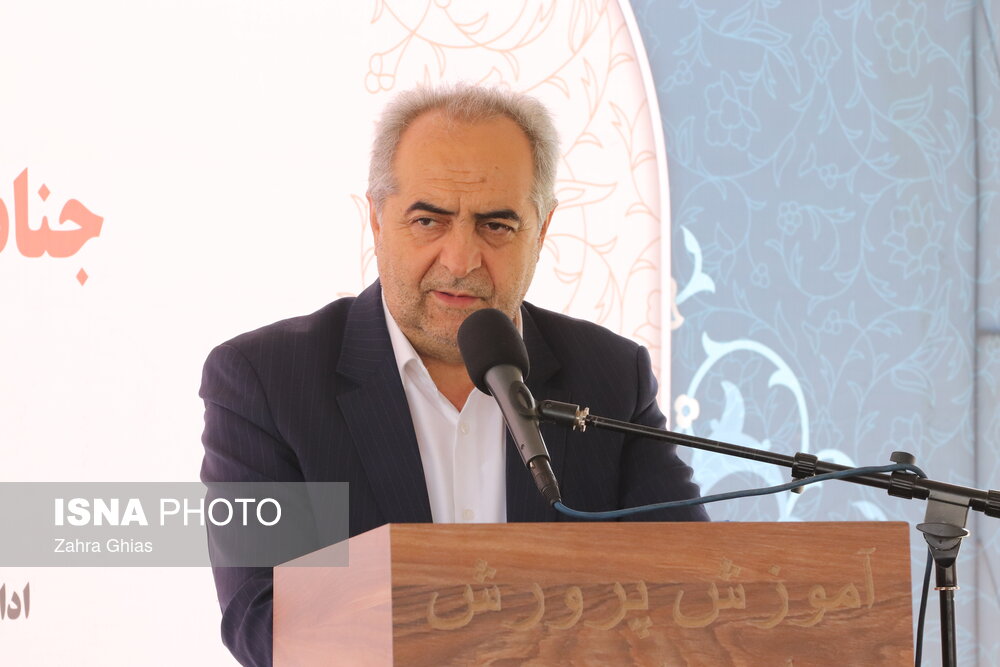 آئین کلنگ‌زنی همزمان 5 مدرسه در تبریز