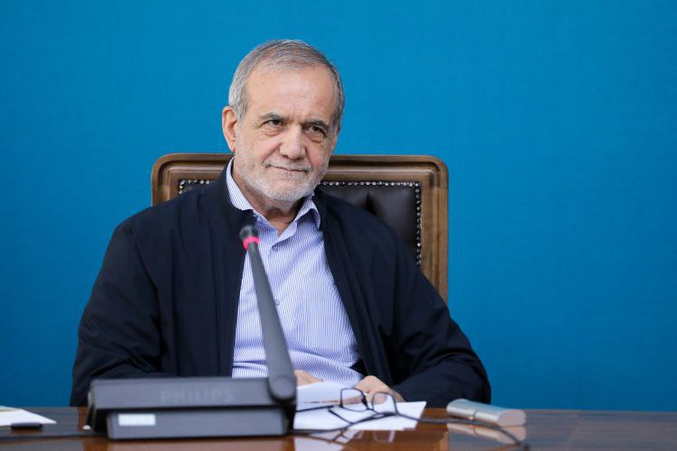عکس/ افتتاح فاز اول طرح جمع‌آوری گازهای همراه مناطق نفتی جنوب استان ایلام