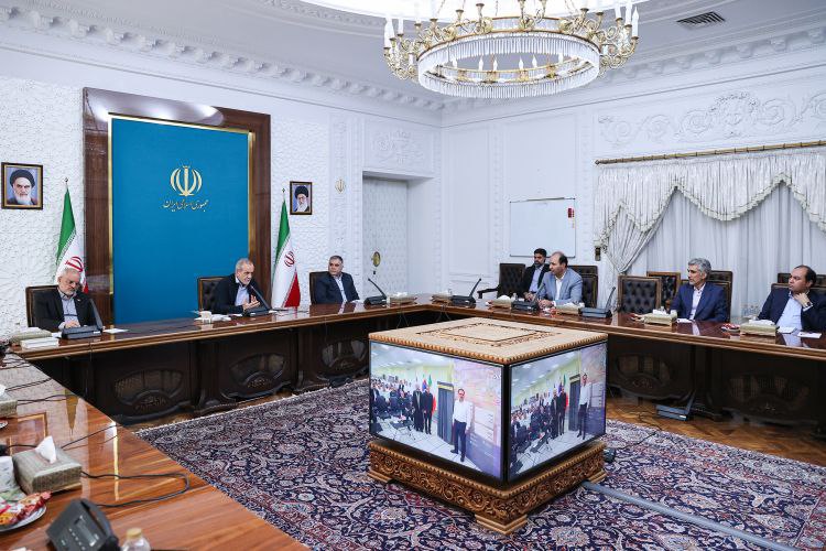 عکس/ افتتاح فاز اول طرح جمع‌آوری گازهای همراه مناطق نفتی جنوب استان ایلام