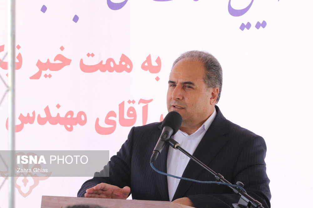 آئین کلنگ‌زنی همزمان 5 مدرسه در تبریز