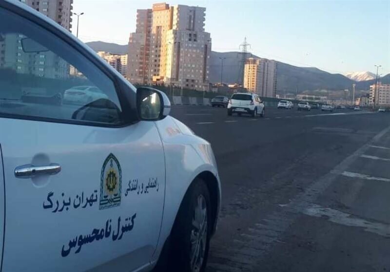 کنترل نامحسوس با این همه سرنشین پشت وانت نیسان!