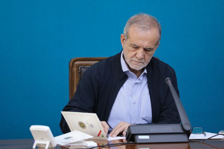 عکس/ افتتاح فاز اول طرح جمع‌آوری گازهای همراه مناطق نفتی جنوب استان ایلام