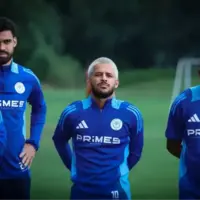 قایدی با لباس آبی در بازی احساسی