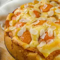 برای عصرانه خودتان را به یک تکه کیک زردآلودعوت کنید