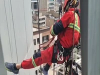 حادثه سقوط بالابر در تهران