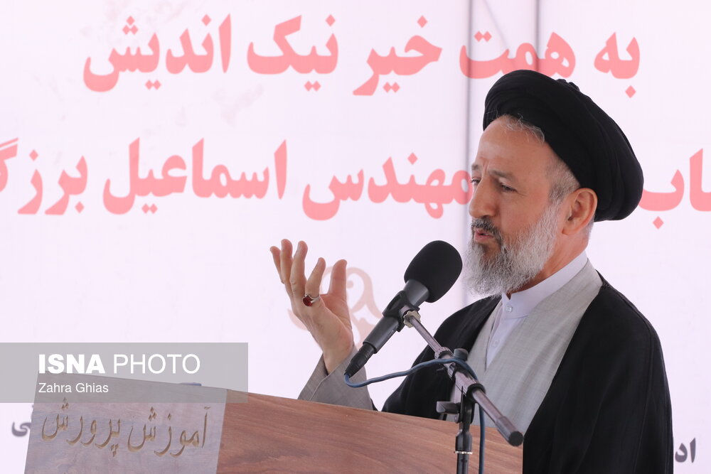 آئین کلنگ‌زنی همزمان 5 مدرسه در تبریز