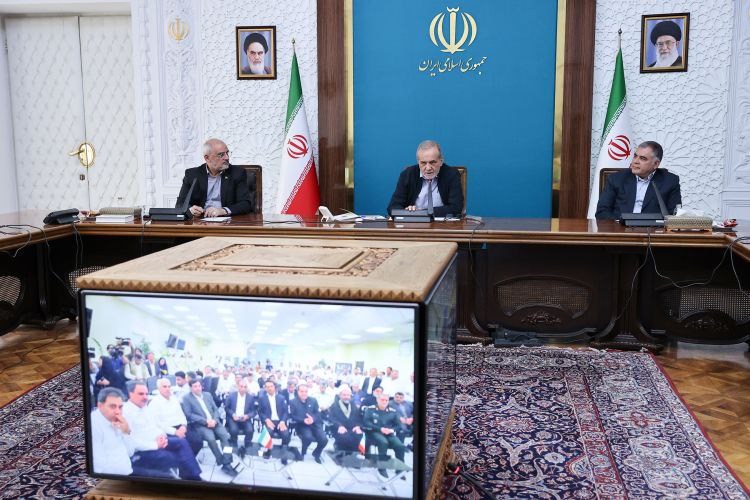 عکس/ افتتاح فاز اول طرح جمع‌آوری گازهای همراه مناطق نفتی جنوب استان ایلام