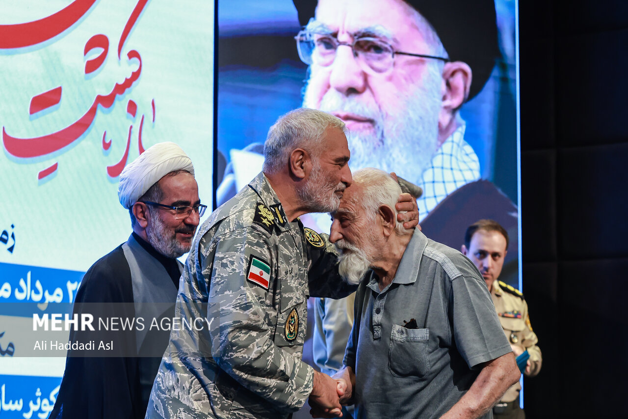 مراسم «بازگشت پرستوها»