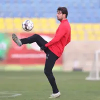 لاستیک ماشین مهری جلوی باشگاه پنچر شد!