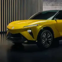 معرفی آکورا RSX، پیش‌نمایش شاسی‌بلند برقی با طراحی جذاب