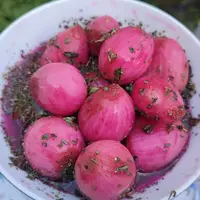 اگه دوست داری کنار غذا پیاز بخوری، اینجوری طعمدارش کن!