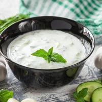 خوشمزه‌ترین ماست و خیار عمرتان را درست کنید