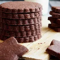 بیسکوییت شکلاتی؛ کنار چای میچسبه