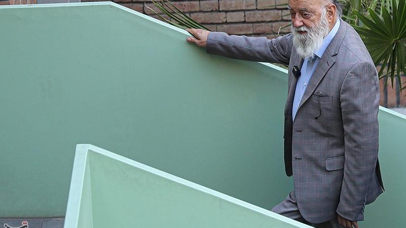 انتقاد چمران از نصب غیرمجاز دکلهای موبایل و کوتاهی شهرداری در دریافت عوارض