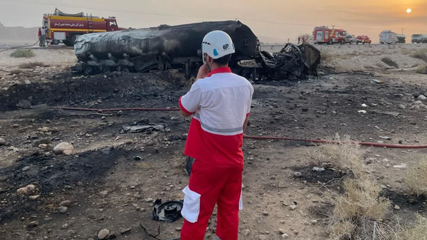 فوت دلخراش 2 نفر بر اثر آتش‌سوزی نفتکش در محور لار - بندرعباس