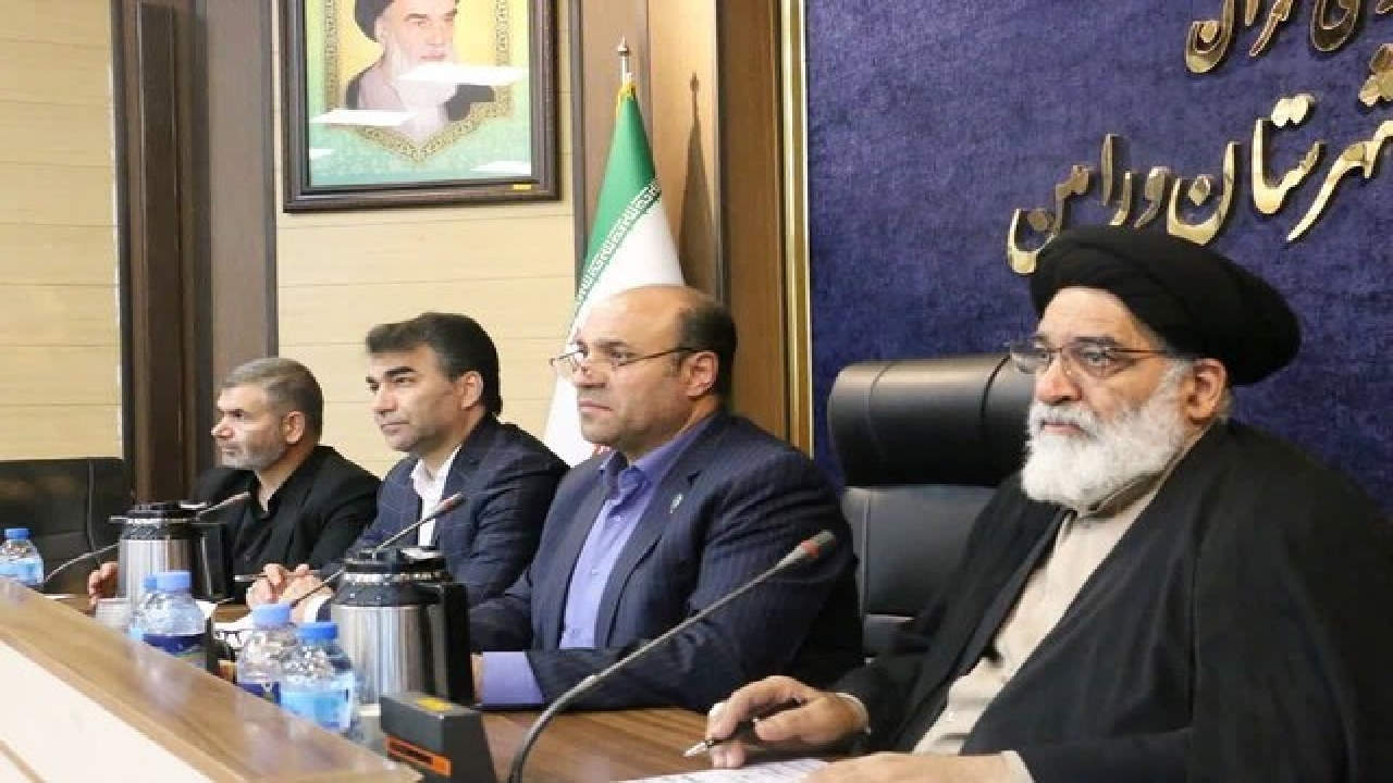 محمودی: رهبر انقلاب ما را تشویق به حمایت از دولت کرده‌اند