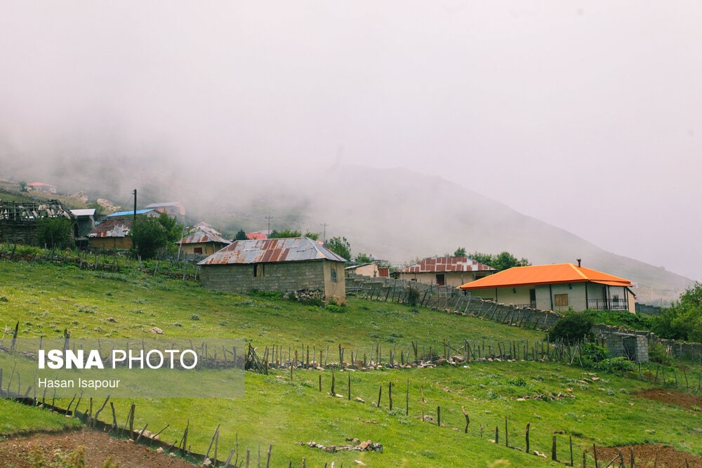 عکس/ روستای «اِسپِرِز» سوادکوه بر فراز ابرها