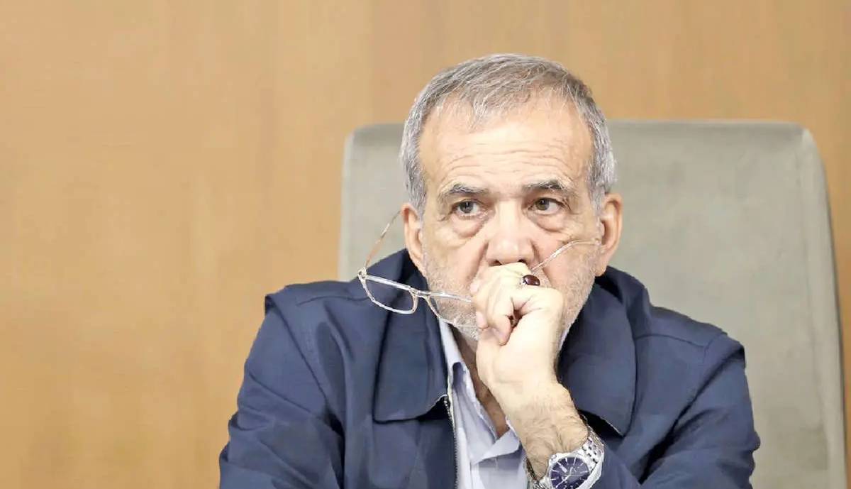 رئیسجمهورِ بیدفاع یا بیرسانه