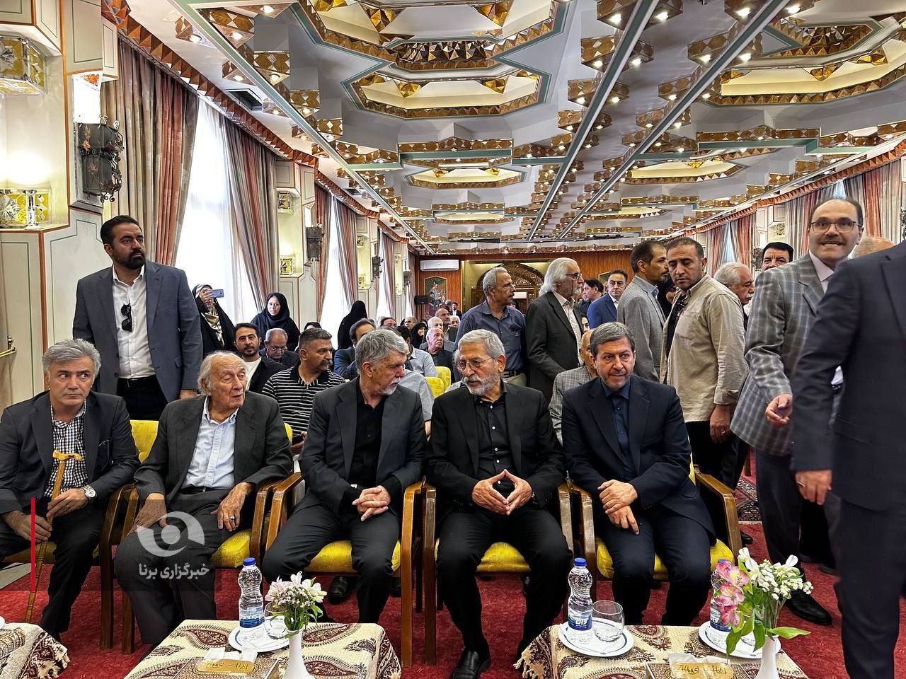 عکس/ دیدار وزیر فرهنگ با هنرمندان اصفهانی و خانواده استاد محمود فرشچیان 