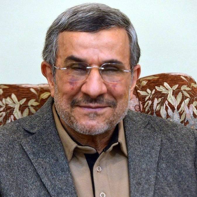 یک تحلیلگر: احمدی نژاد خودش را برای روز صفر آماده کرده است