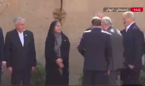 پزشکیان، فرزانه صادق را به عنوان وزیر اقتصاد به پاشینیان معرفی کرد! 