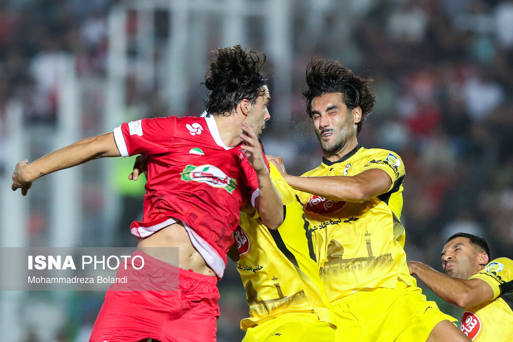  لیگ برتر فوتبال؛ دیدار تیم‌های پرسپولیس و فجر سپاسی