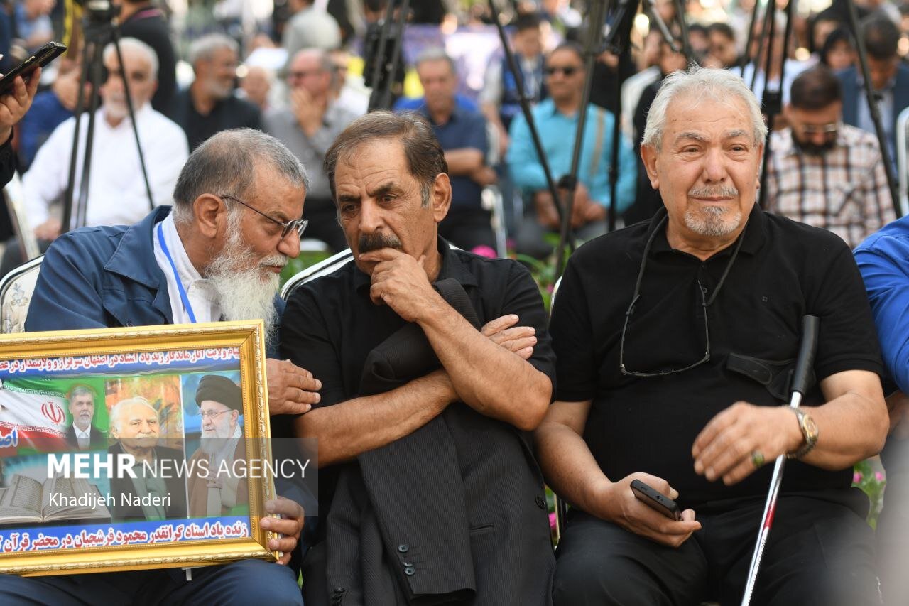 عکس/ مراسم تشییع پیکر استاد «محمود فرشچیان» در اصفهان