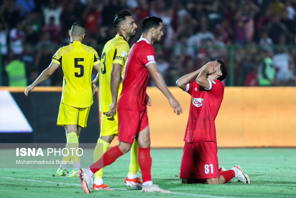  لیگ برتر فوتبال؛ دیدار تیم‌های پرسپولیس و فجر سپاسی