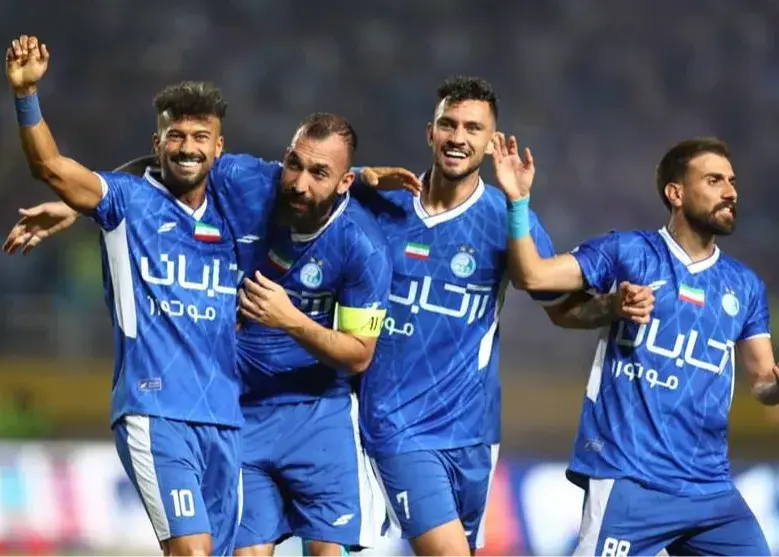 برترین گلزن استقلال طرد شده و دور از تیم!