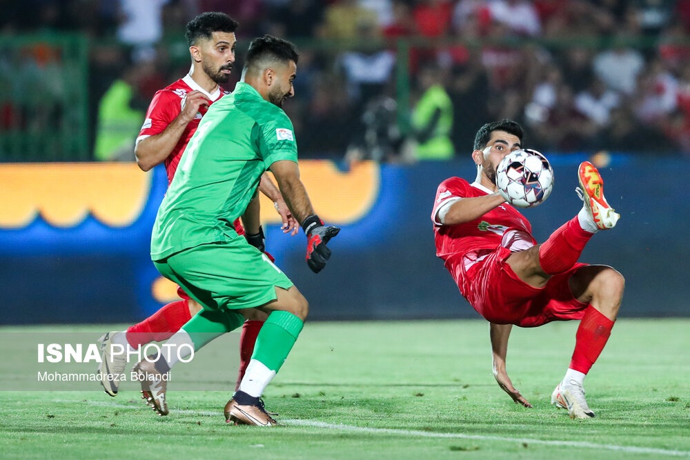  لیگ برتر فوتبال؛ دیدار تیم‌های پرسپولیس و فجر سپاسی
