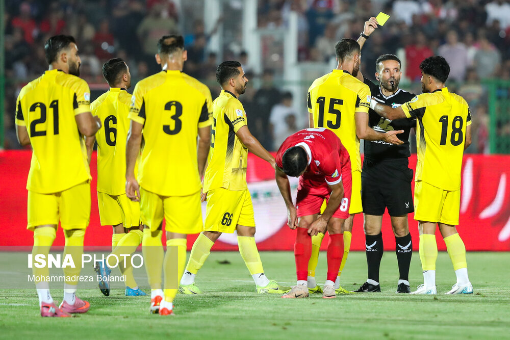  لیگ برتر فوتبال؛ دیدار تیم‌های پرسپولیس و فجر سپاسی