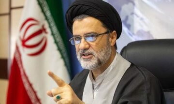 نبویان: ظریف ایران را در چاه ویل مکانیسم ماشه انداخت