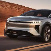 چرا شاسی‌بلند لوسید گراویتی در سال 2025 خریدار نداشته است؟