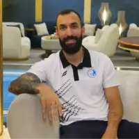 روزبه با درد وحشتناک همراه استقلال