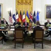آکسیوس:ترامپ و اروپا موافق تضمین‌هایی به کی‌یف مانند ماده ۵ ناتو هستند