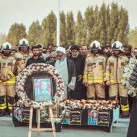 عکس/ تشییع آتش‌نشان فداکار در کنگان